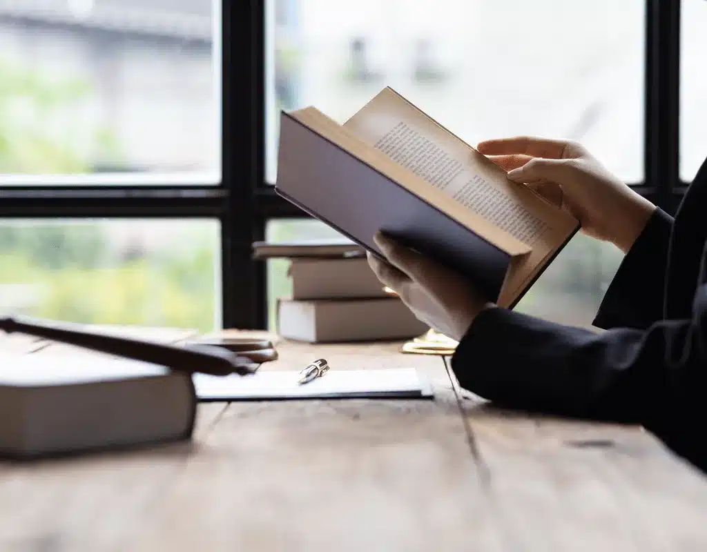 Business and Commercial Law Essentials for California Companies - Alves Radcliffe